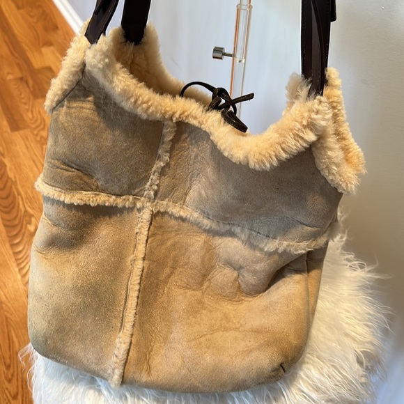 UGG Australia Sheepskin Suede and Shearling Hobo Bag w/pouch - Picture 3 of 15